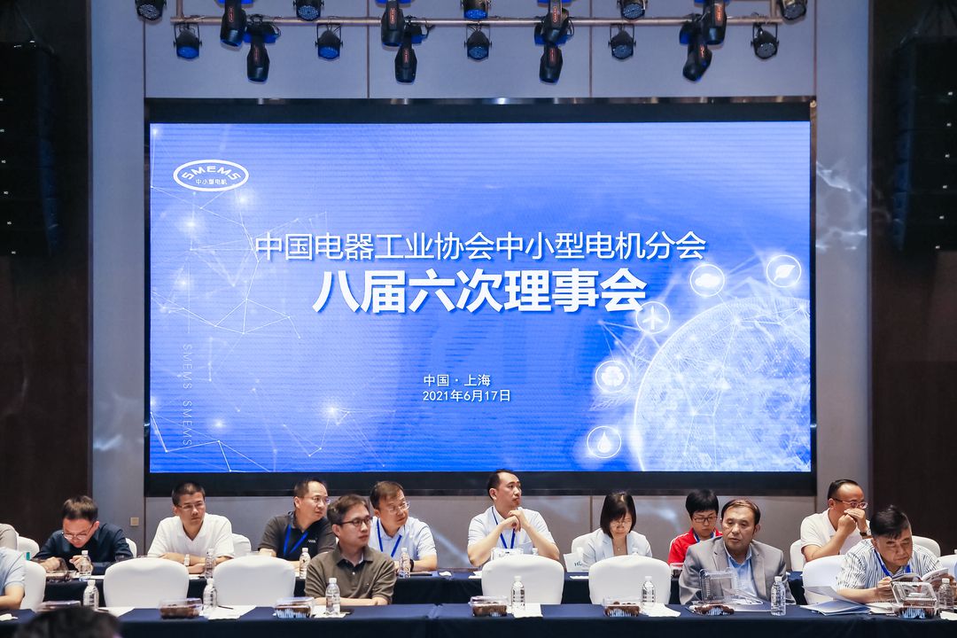 瑶瑶被躁在卧室里被吸在线观看